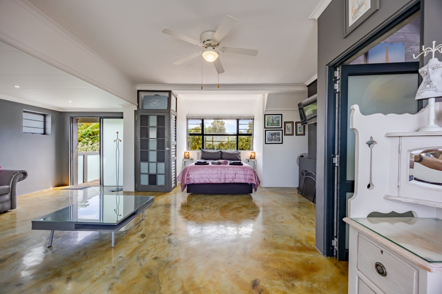 6 Bedroom Property for Sale in Flamingo Vlei Western Cape